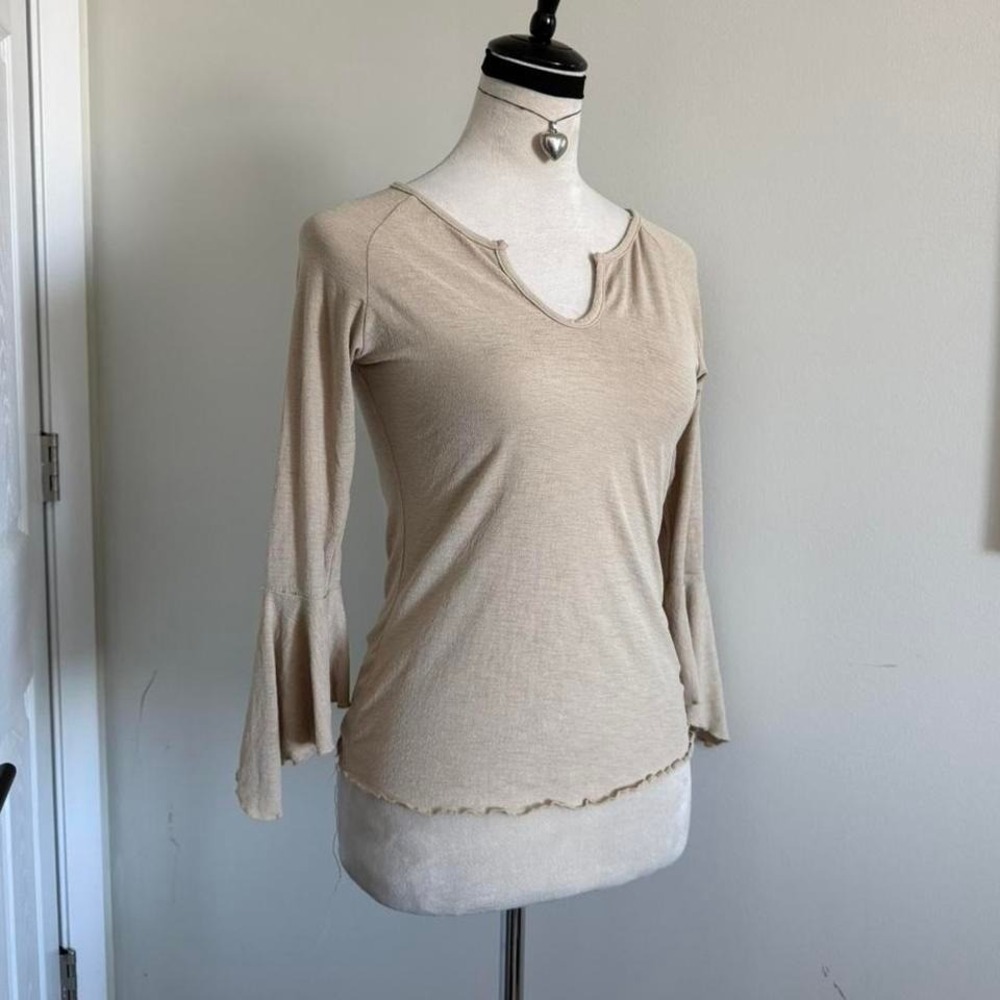 Y2K vintage Cream long sleeve top with bell sleeves and ruffle hem